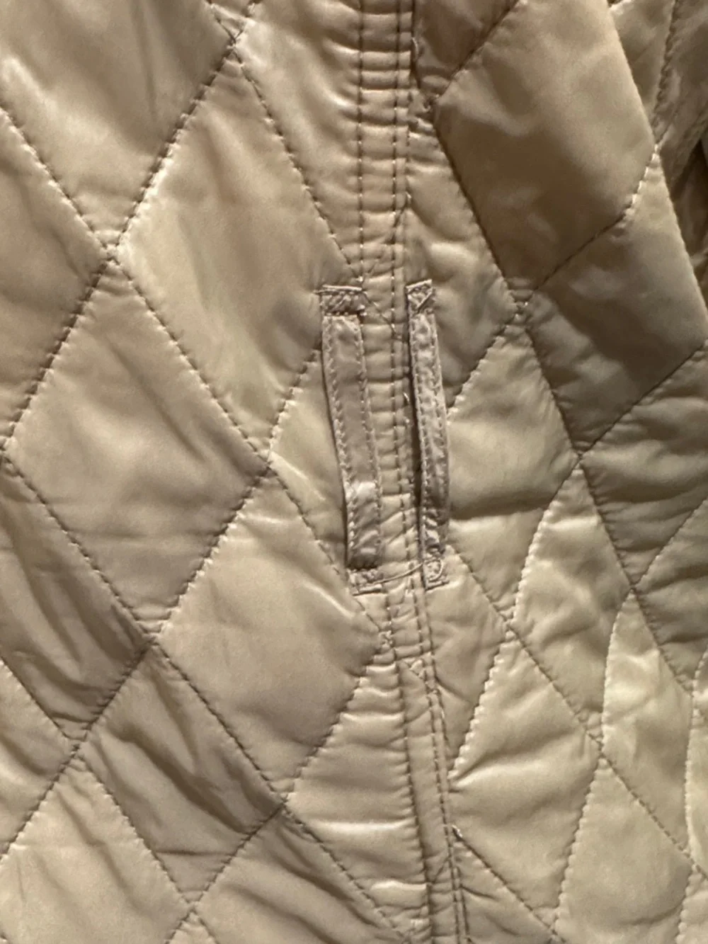 Burberry Quilted Double-Breasted Trench Coat in Beige - Picture 8 of 15